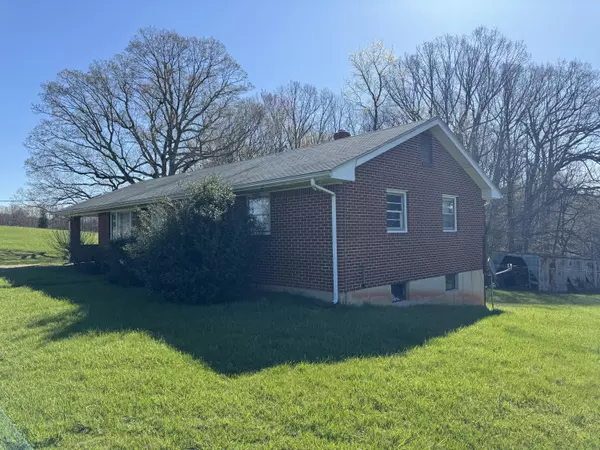 Moneta, VA 24121,1318 Hickory Cove LN