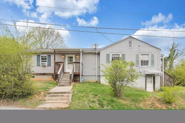 3631 Bear RD,  Roanoke,  VA 24014