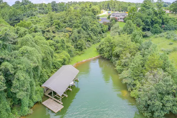 Moneta, VA 24121,1027 Waterwheel DR