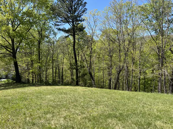 7027 CAMPBELL DR, Salem, VA 24153