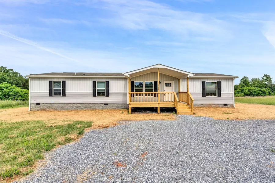 2116 Lipscomb RD, Moneta, VA 24121