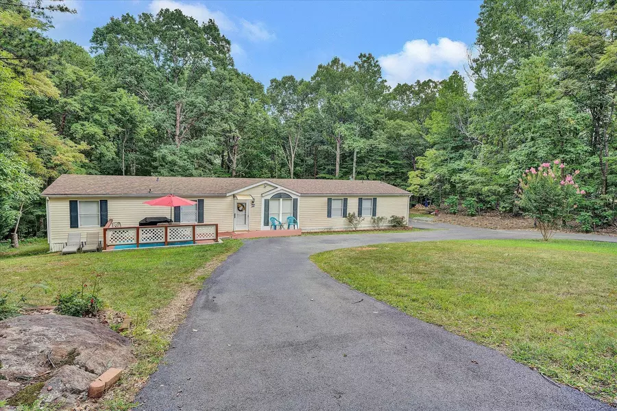 107 Indian Rose RD, Vinton, VA 24179