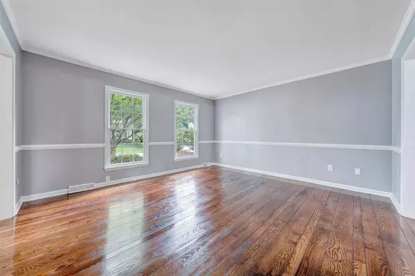 Roanoke, VA 24018,5637 Penguin DR