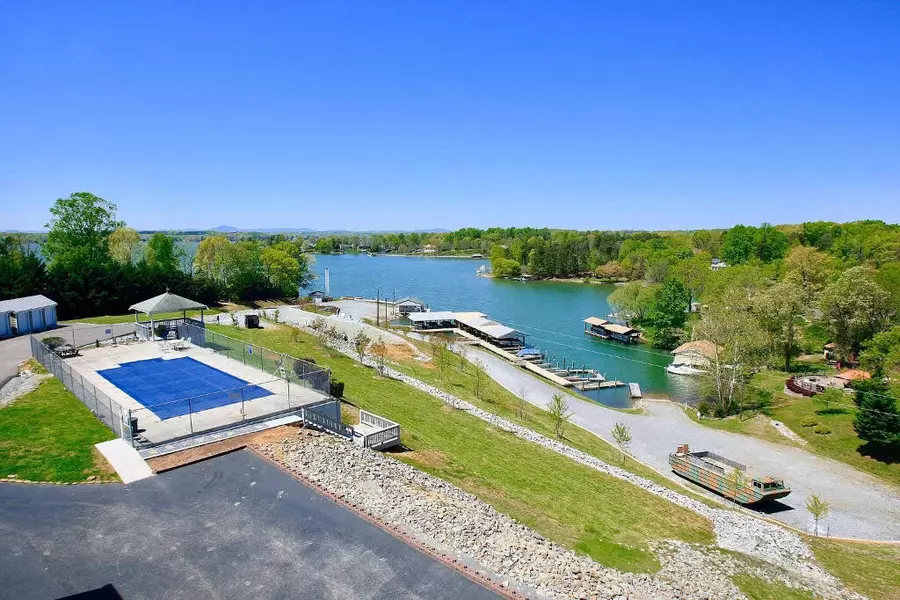 16109 Smith Mountain Lake PKWY #S-5, Huddleston, VA 24104