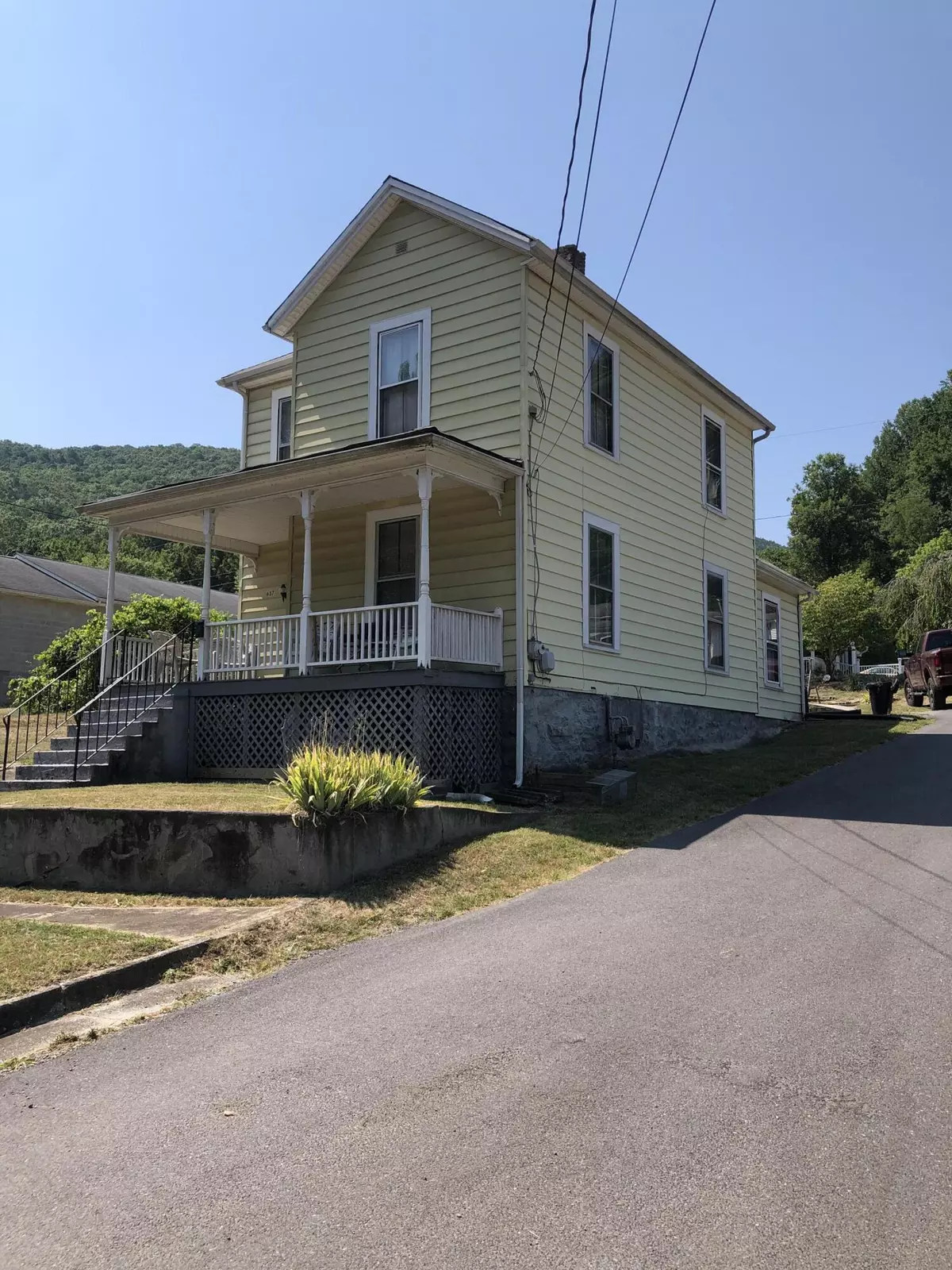 Clifton Forge, VA 24422,637 Verge ST