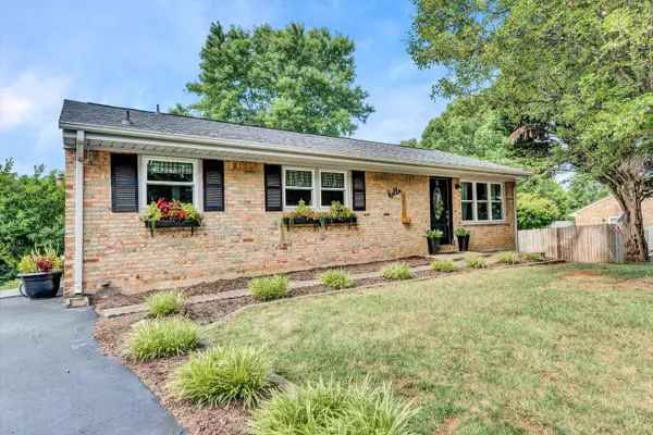 Roanoke, VA 24019,637 ELMCREST ST