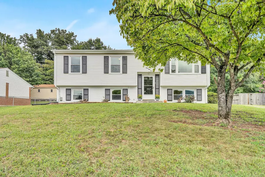 3054 Woodway RD, Roanoke, VA 24014