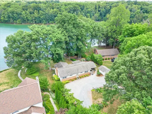 Moneta, VA 24121,1110 Parkside DR