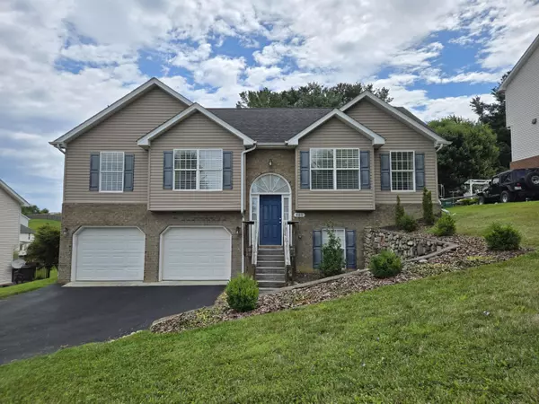 440 Windsor DR,  Christiansburg,  VA 24073