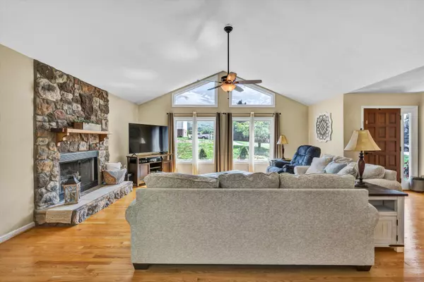 Cloverdale, VA 24077,164 Deer Track