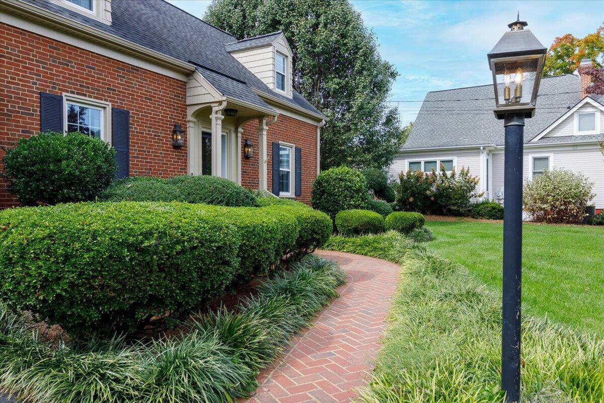 Salem, VA 24153,615 Academy ST