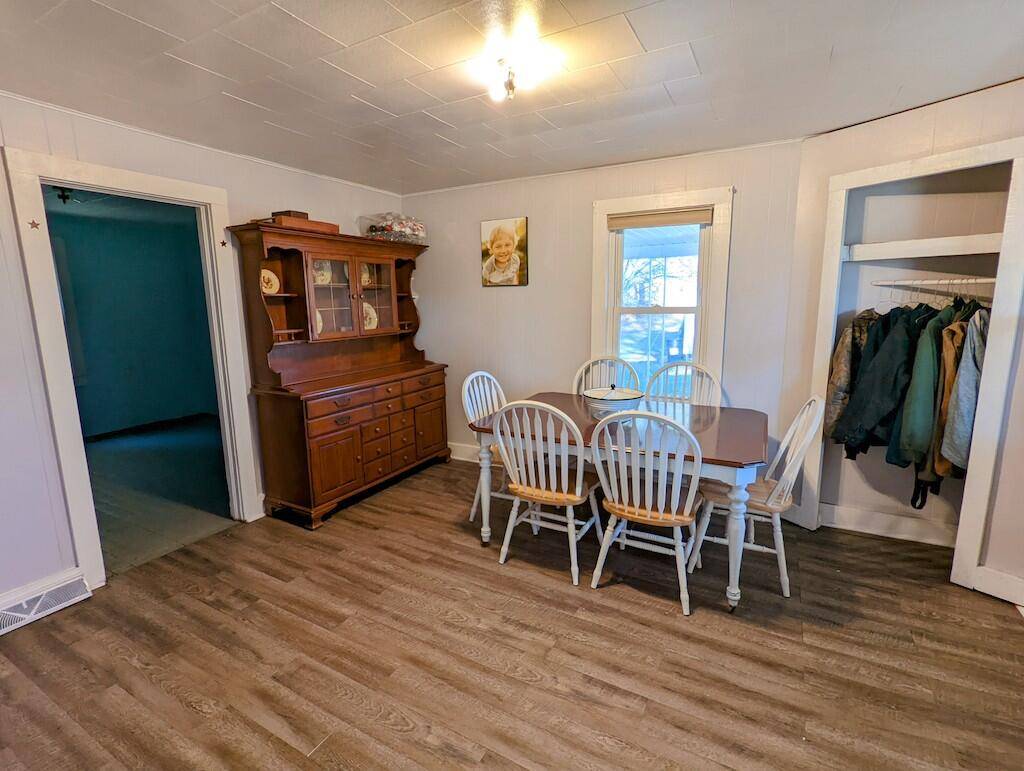 Indian Valley, VA 24105,825 Macks Mountain RD