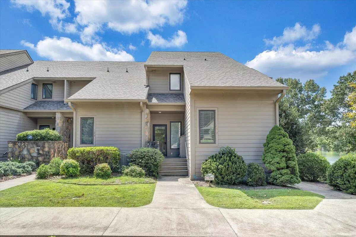 Huddleston, VA 24104,130 Fawn Haven LN