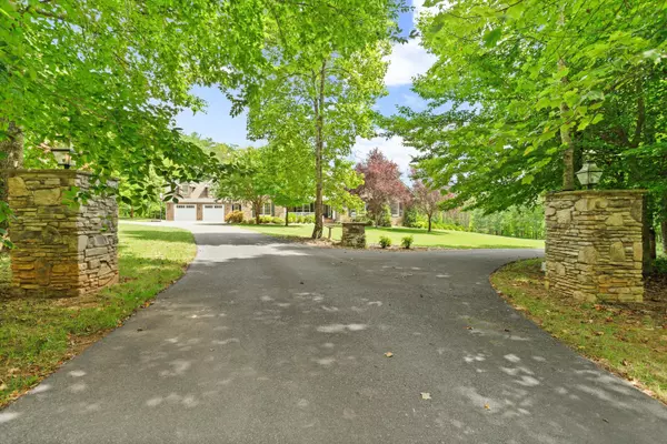 144 Primitive Acres LN, Boones Mill, VA 24065