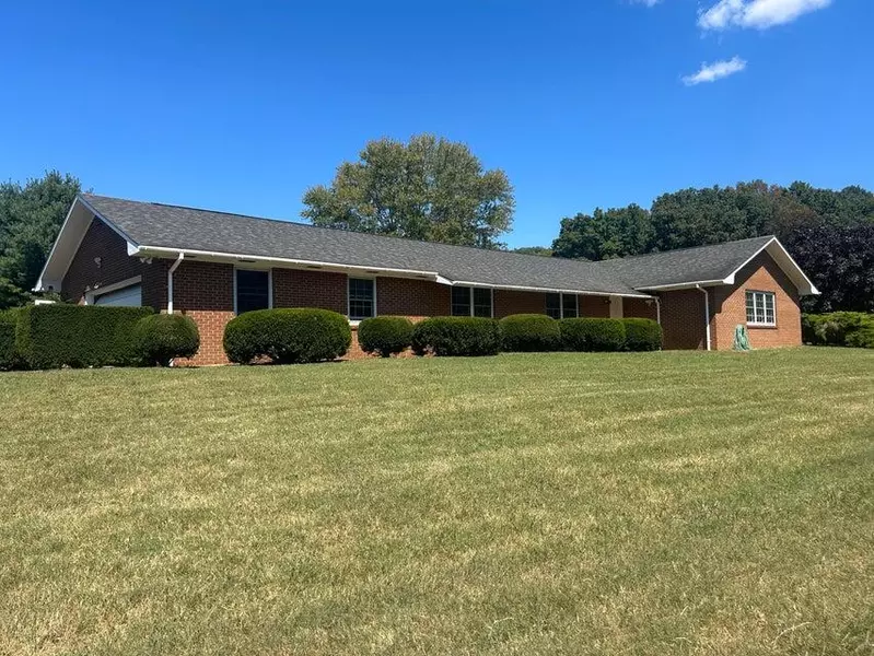 178 Windsor LN, Buena Vista, VA 24416