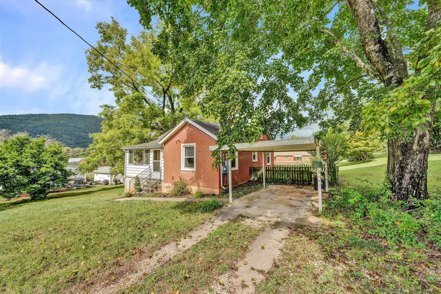 89 17th ST, Buchanan, VA 24066