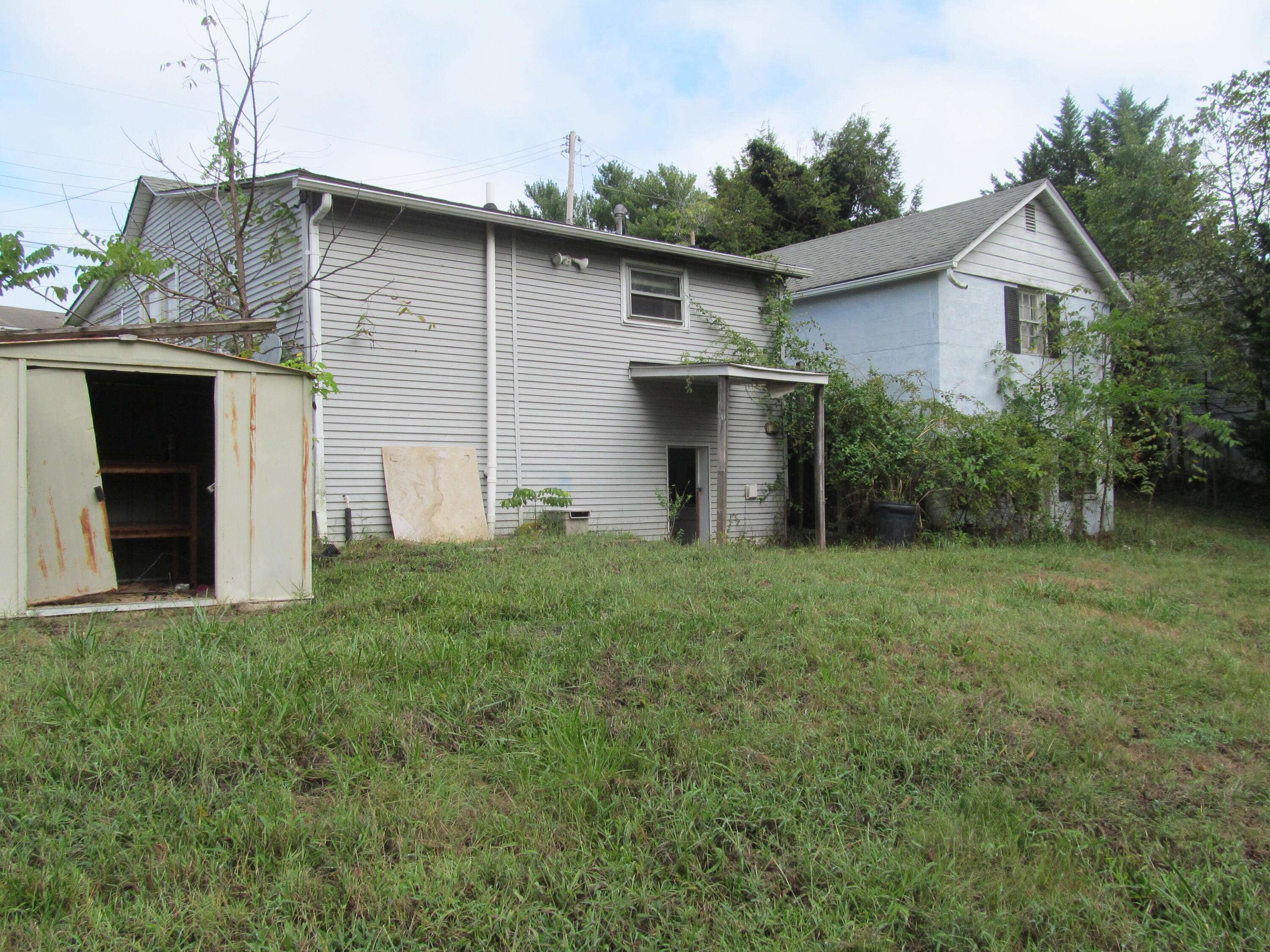 Roanoke, VA 24012,2201 Carvin ST