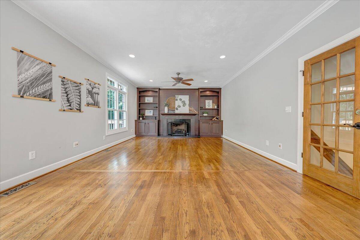 Roanoke, VA 24018,7556 Autumn Park DR