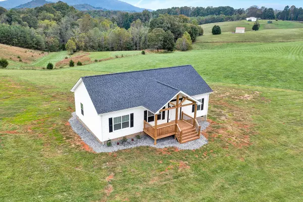 Moneta, VA 24121,1095 Fox LN