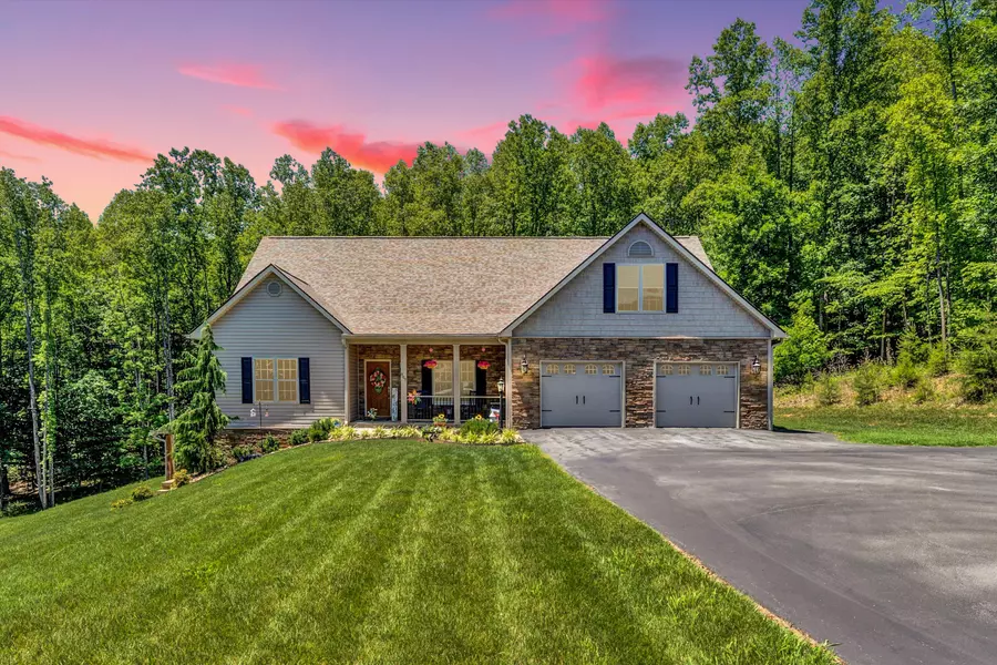887 Thornblade Way WAY, Blue Ridge, VA 24064