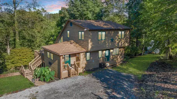 280 Chestnut Bluff LN, Wirtz, VA 24184