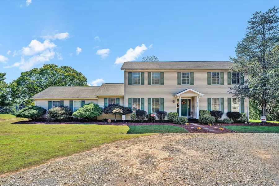 3039 Nemmo RD, Vinton, VA 24179