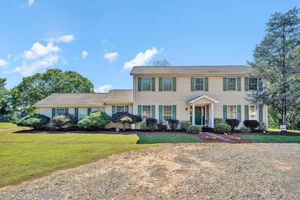 3039 Nemmo RD, Vinton, VA 24179