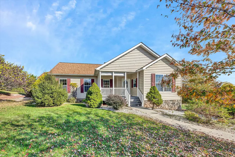 1103 Park Mountain TER, Huddleston, VA 24104