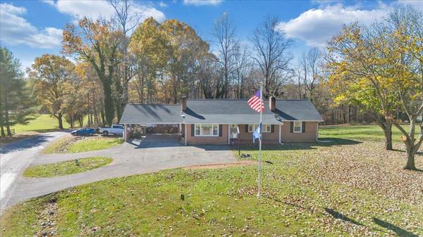 1409 Crooked Oak RD, Rocky Mount, VA 24151