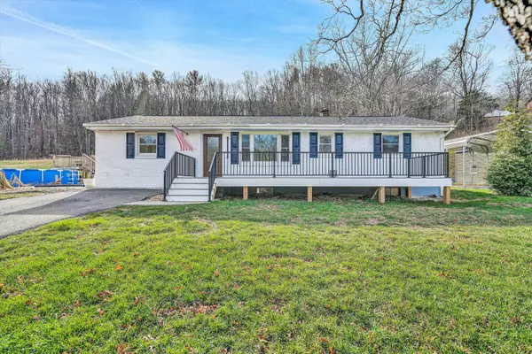 8190 Martins Creek RD, Roanoke, VA 24018