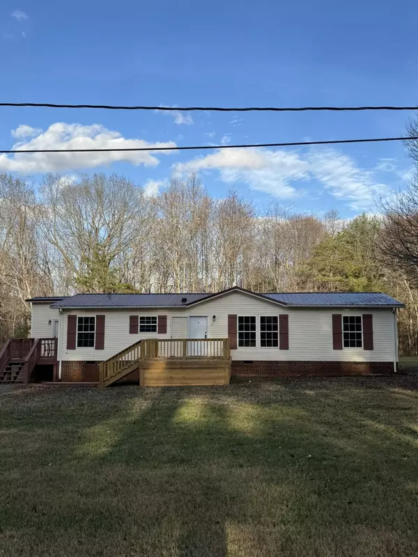 40 McDonald RD, Wirtz, VA 24184