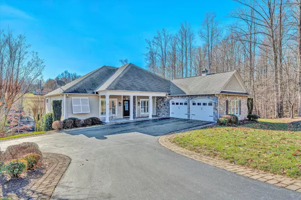 Penhook, VA 24137,60 East View CIR