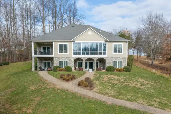 Penhook, VA 24137,60 East View CIR