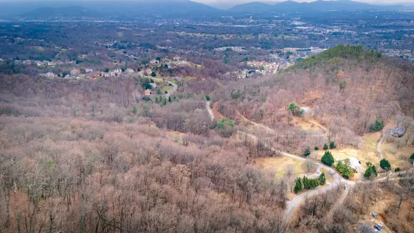 Roanoke, VA 24018,0 Sugar  Loaf Mountain RD