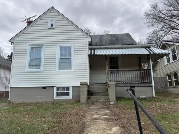 521 Hughes ST, Danville, VA 24541