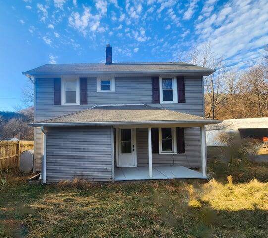 31 Burger LN, Hot Springs, VA 24445