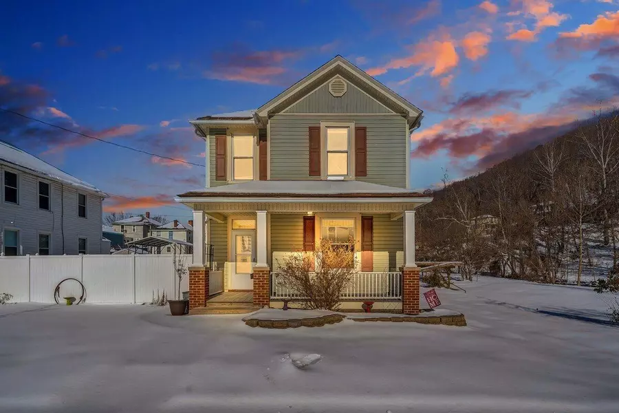 518 Court ST, Clifton Forge, VA 24422