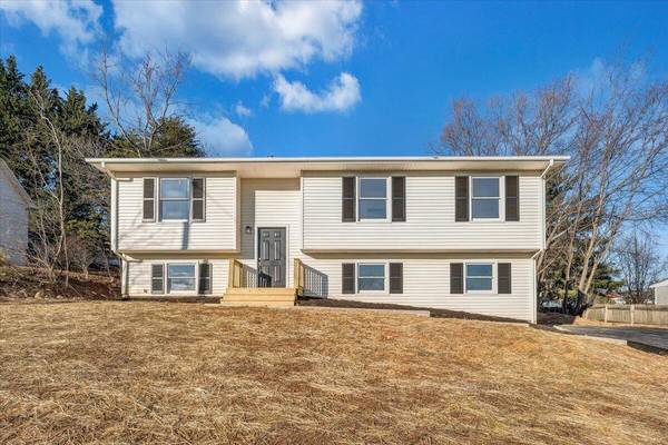 5637 Legate DR, Roanoke, VA 24019