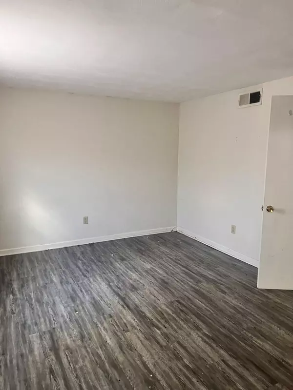 Roanoke, VA 24012,2120 Carvin ST