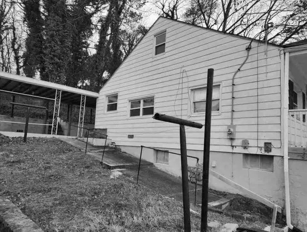 Roanoke, VA 24017,1329 Peters Creek RD