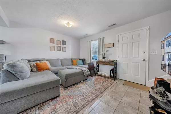 10 Tinkerview DR, Cloverdale, VA 24077