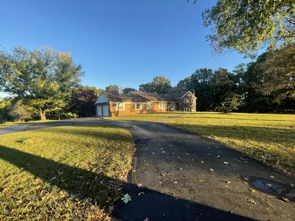 Hurt, VA 24563,1345 Stone Mill RD