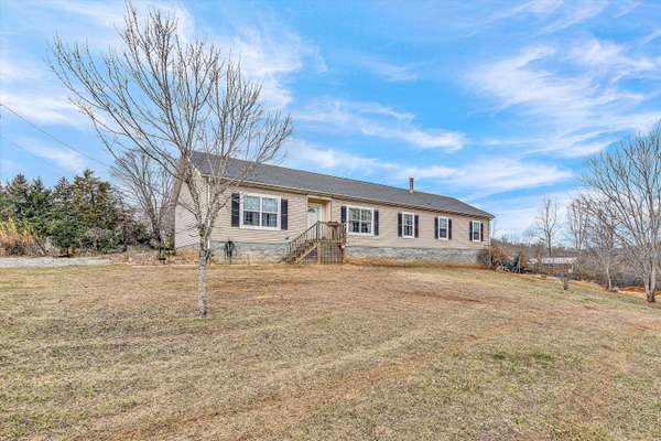 404 Ridgelake RD, Goodview, VA 24095