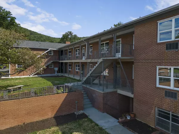 Roanoke, VA 24014,2209 Jefferson ST Unit Apt F