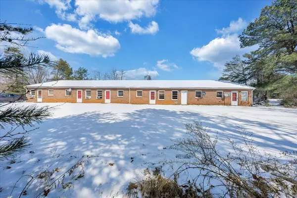 Gretna, VA 24557,284 Farmers Mountain RD