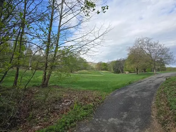 Salem, VA 24153,2774 Gleneagles RD