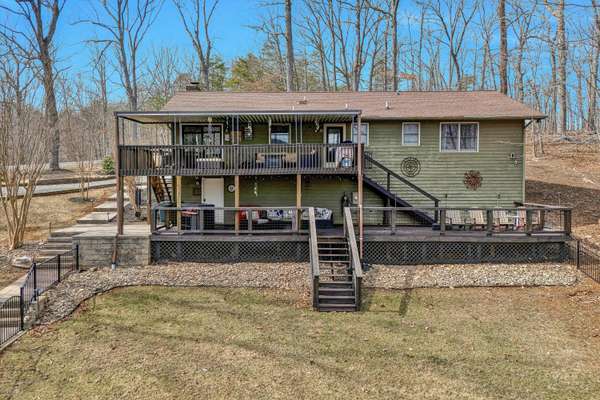 202 Sherwood DR, Huddleston, VA 24104