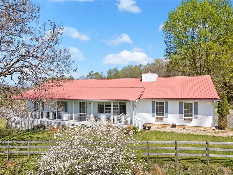 489 Arch Mill RD, Buchanan, VA 24066
