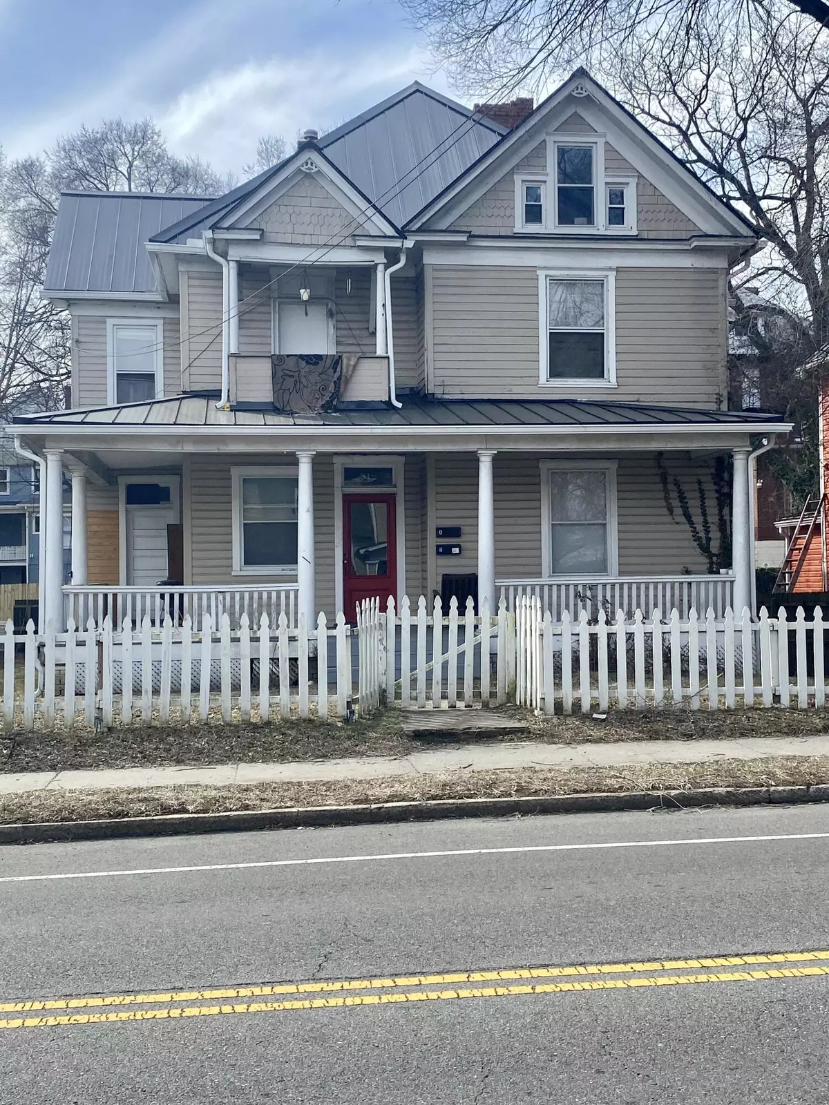 Roanoke, VA 24016,518 Elm AVE