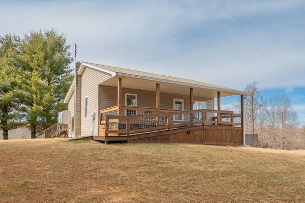 2448 Kyle Weeks RD, Willis, VA 24380